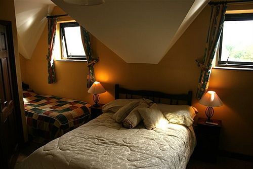 Woodview Lodge B&B Breaffy Екстер'єр фото